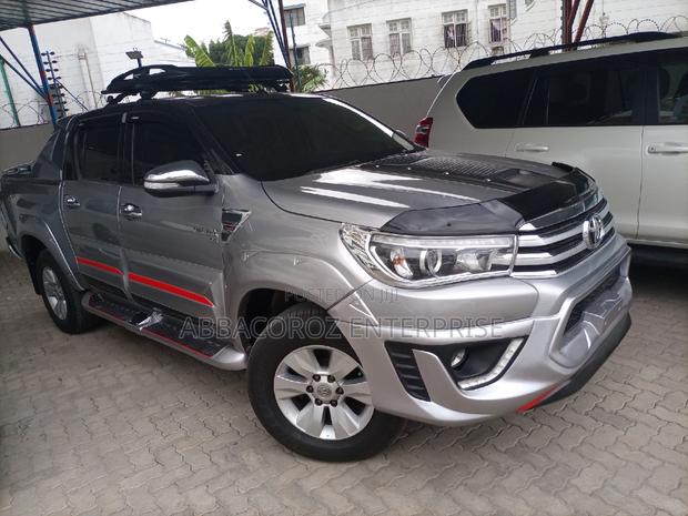 Toyota Hilux 2016 Silver