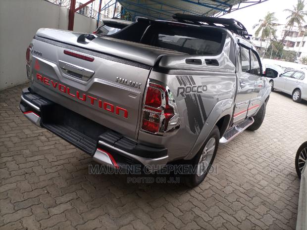 Toyota Hilux 2016 Silver