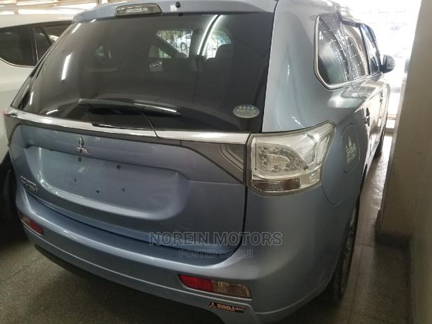 Sustainable 2014 Mitsubishi Outlander Green: SUV of the Future