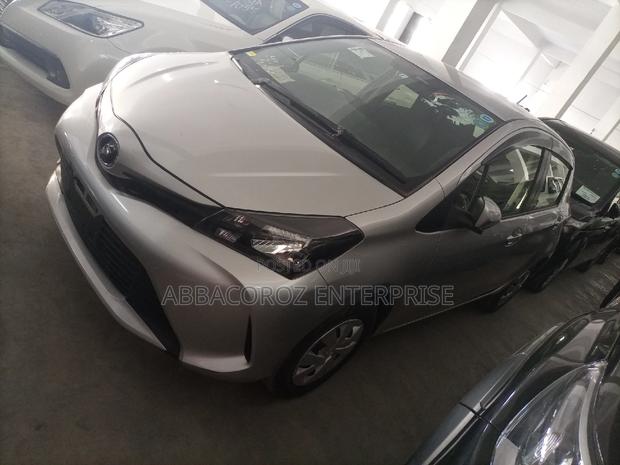 Toyota Vitz 2015 Gray
