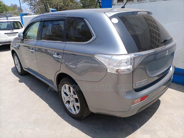 Mitsubishi Outlander 2015 Silver