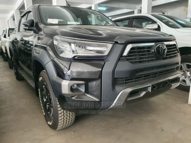 Black 2021 Toyota Hilux: Unleash Your Adventure