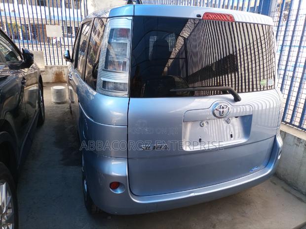 Toyota Sienta 2016 Beige