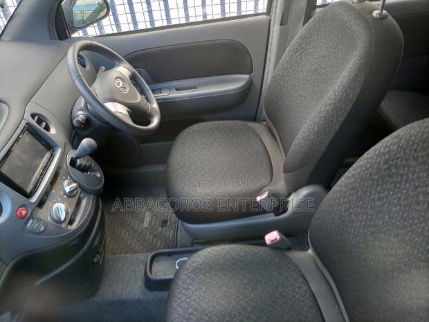 Toyota Sienta 2016 Beige