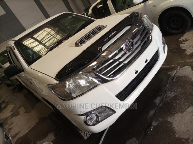 Toyota Hilux 2015 White