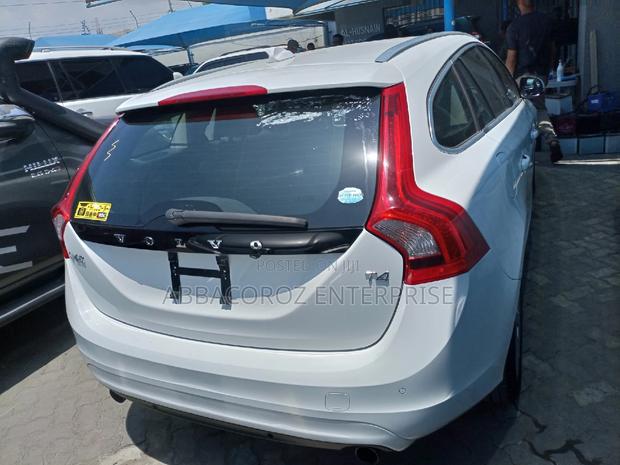 Volvo V60 T5 Platinum FWD 2015 White