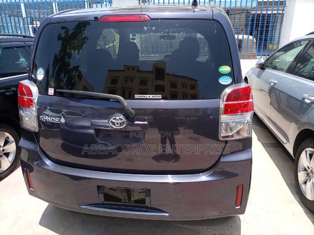 Toyota Spade 2015 Gray