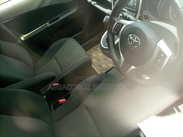 Toyota Ractis 2016 Gold