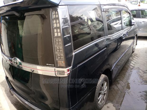 Toyota Voxy 2015 Beige