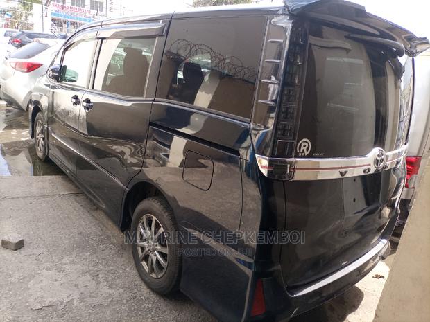 Toyota Voxy 2015 Beige