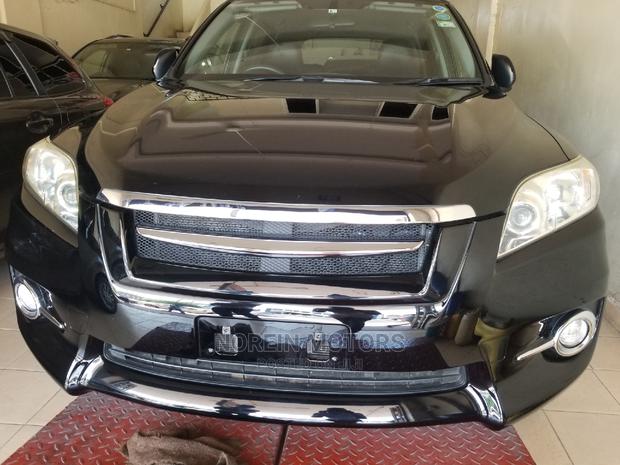 2014 Toyota Vanguard Black - Luxury SUV at Great Price