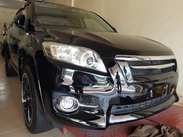 2014 Toyota Vanguard Black - Luxury SUV at Great Price