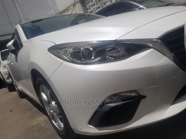 2014 Mazda Axela SV Premium: Performance & Style