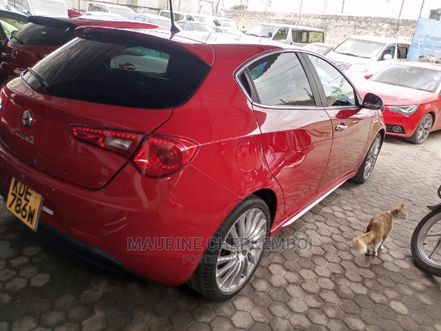 Alfa Romeo Giulia 2016 Red