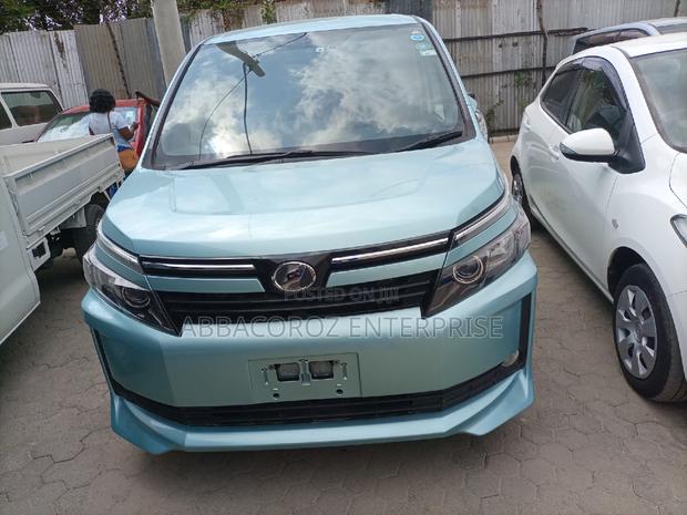 Toyota Voxy 2014 SV Premium Green