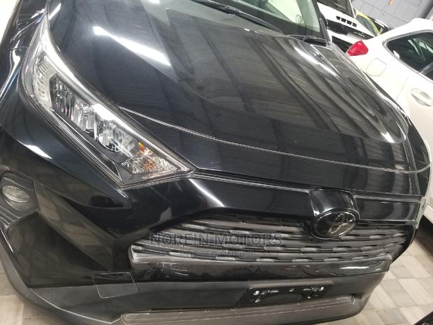 Ultra-Modern 2019 Toyota RAV4 Black: Compact Luxury SUV