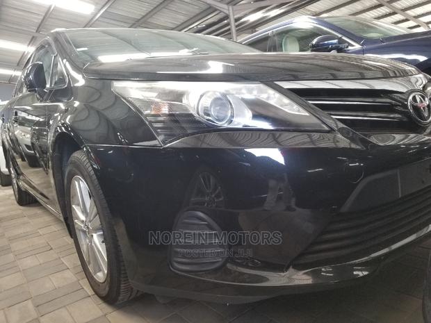Black 2015 Toyota Avensis: Stylish Sedan at Your Fingertips