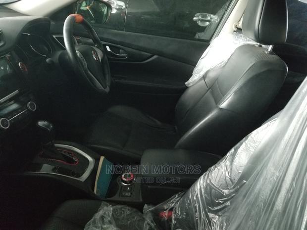 2015 Nissan X-Trail - Silver Edition, Perfect for Everyday Adventures