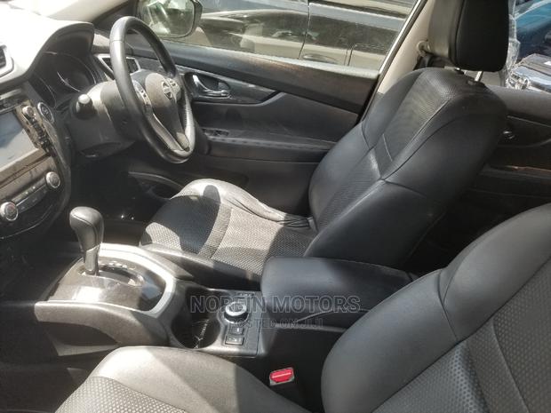 2015 Nissan X-Trail White: Stylish and Adventure-Ready Crossover