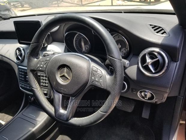 Mercedes-Benz GLA 250 2014 SV Premium Brown SUV - Experience luxury today