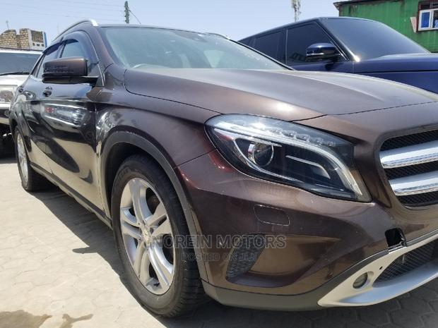 Mercedes-Benz GLA 250 2014 SV Premium Brown SUV - Experience luxury today