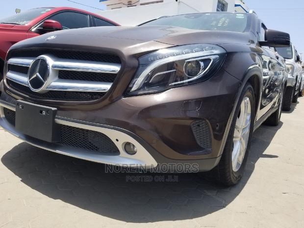 Mercedes-Benz GLA 250 2014 SV Premium Brown SUV - Experience luxury today
