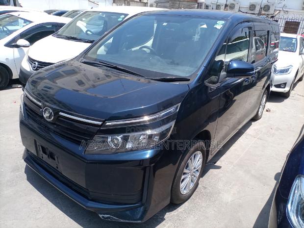 Toyota Voxy 2015 Blue