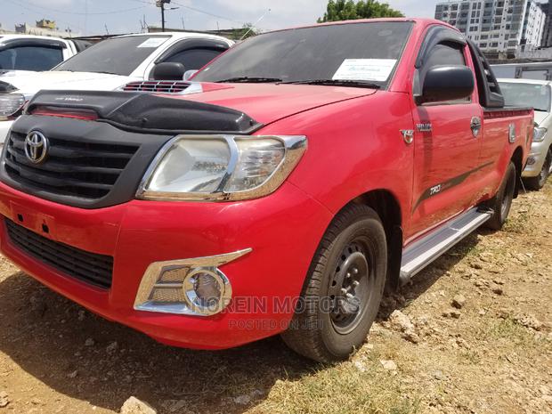 Red 2015 Toyota Hilux: Unmatched Performance