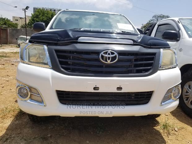 Purple Toyota Hilux 2014: A Premium Off-Road Experience