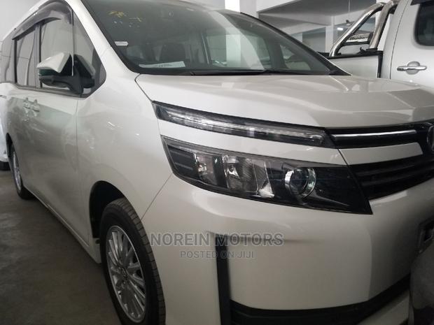 Toyota Voxy 2014 SV in White - Spacious & Comfortable