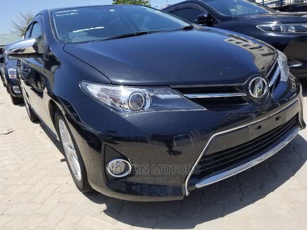 Black 2015 Toyota Auris: Affordable Luxury Compact Sedan