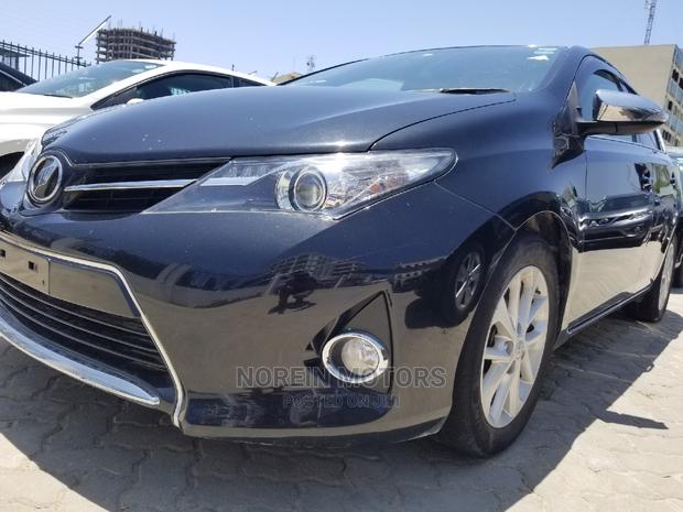 Black 2015 Toyota Auris: Affordable Luxury Compact Sedan