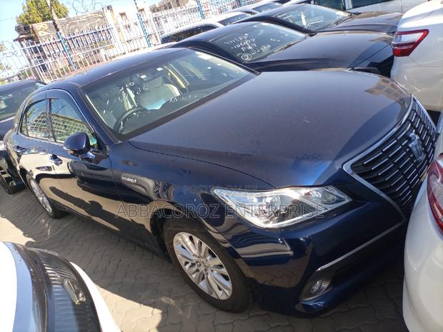 Toyota Crown 2015 Blue