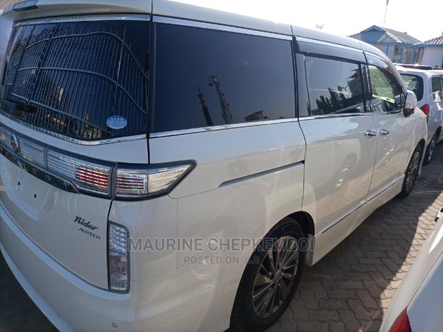 Nissan Elgrand 2015 White