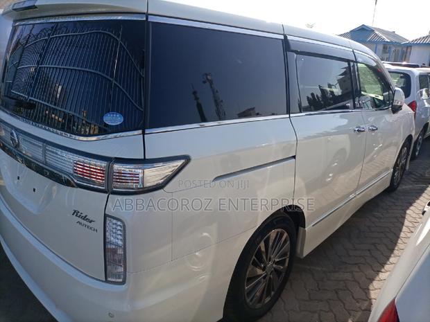 Nissan Elgrand 2015 White