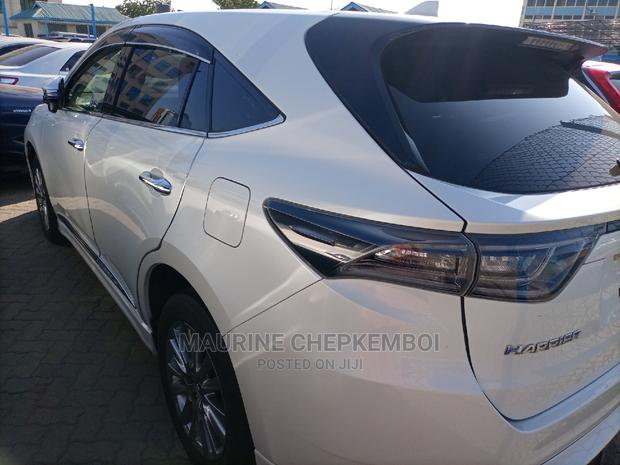Toyota Harrier 2.0 2015 White