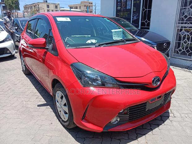 Toyota Vitz 1.3 AWD 5dr 2015 Red