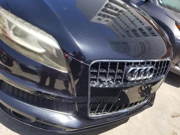 2016 Audi Q7 Black: Luxury SUV for Sale