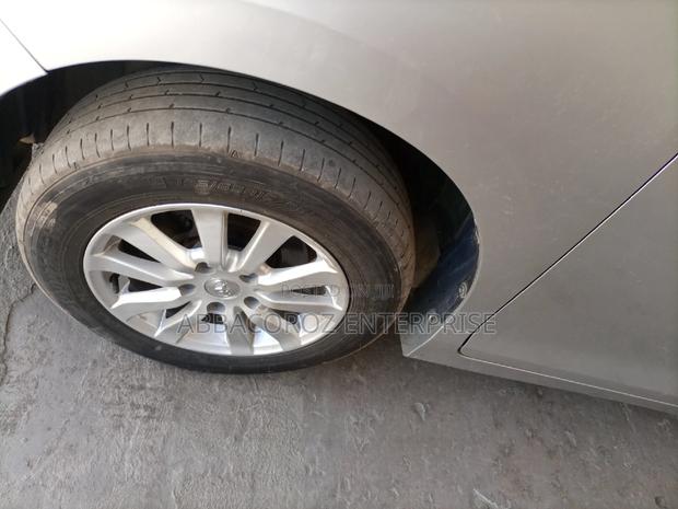 Toyota Noah 2.0 AWD (8 Seater) 2015 Silver