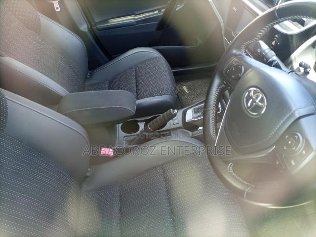 Toyota Auris 2015 Off White