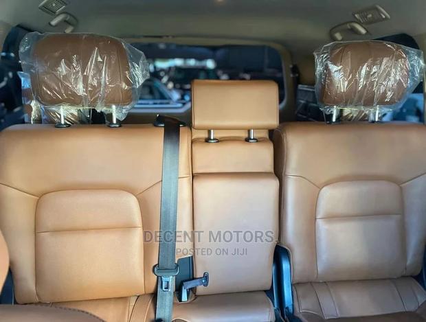 White 4.6 V8 2015 Toyota Land Cruiser ZX
