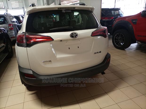 Toyota RAV4 2014 White