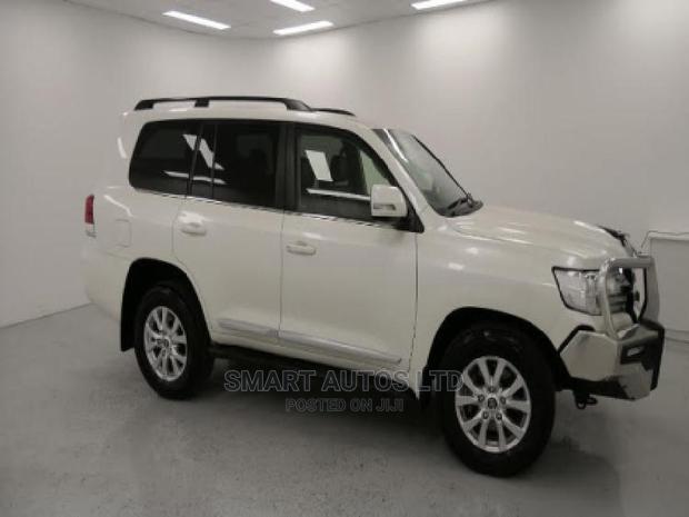 New 2015 Toyota Land Cruiser - White, Perfect for Adventure