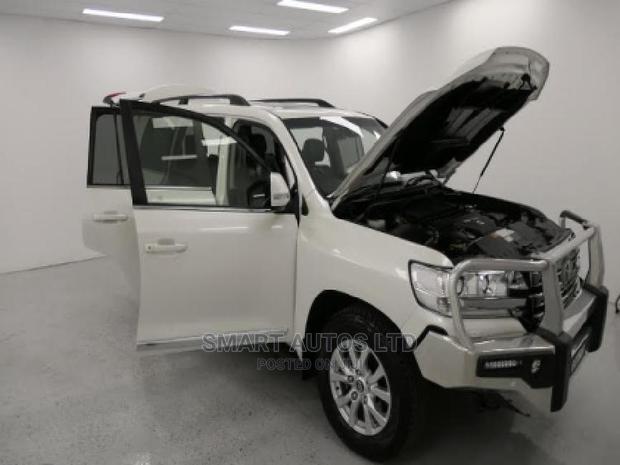 New 2015 Toyota Land Cruiser - White, Perfect for Adventure