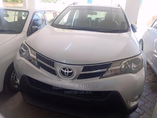2016 Toyota RAV4 in White: Style and Efficiency