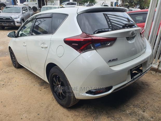 2016 Toyota Auris White: Sleek & Stylish Sedan