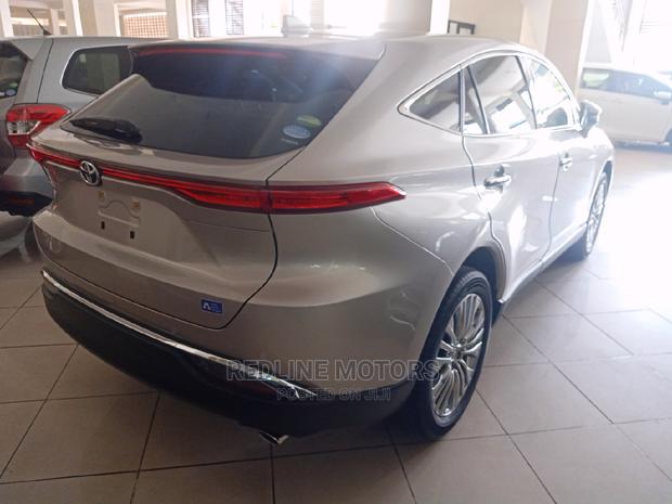 2020 Toyota Harrier Gray 4WD 2.0 - Stylish and Powerful