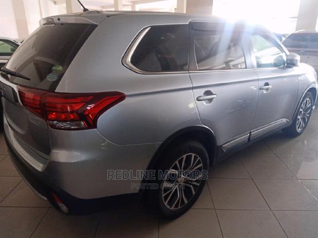 2016 Mitsubishi Outlander SE AWC Silver - Affordable and Reliable