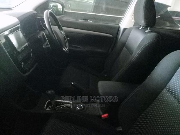 2016 Mitsubishi Outlander SE AWC Silver - Affordable and Reliable