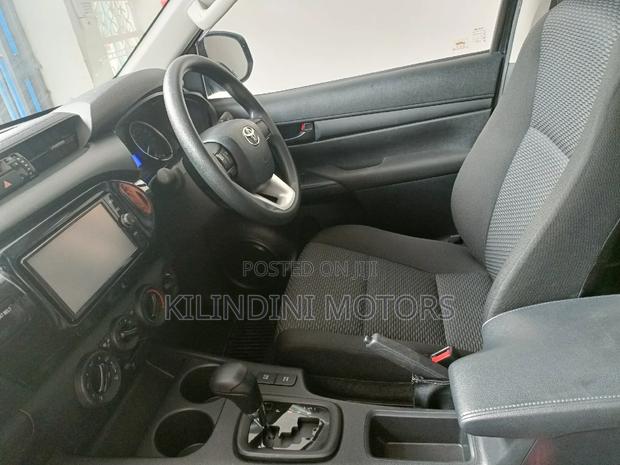 2016 Toyota Hilux Black: Powerful and Stylish Pickup Truck